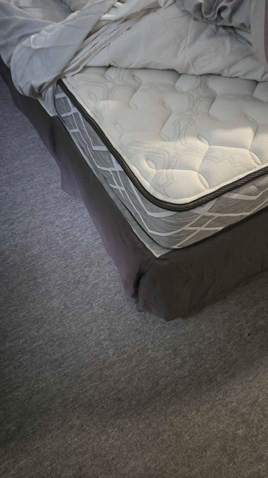 Double bed, mattress, box spring and frame with wheels - photo 2