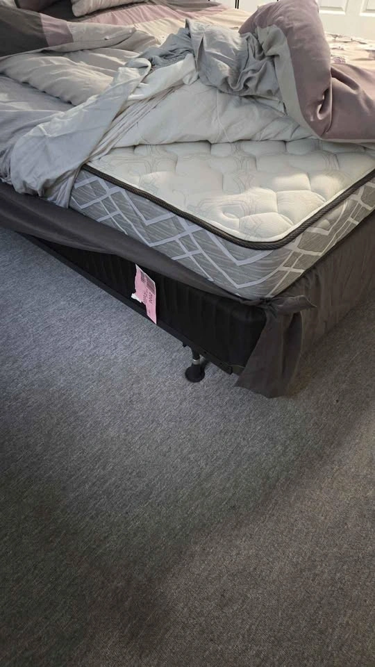 Double bed, mattress, box spring and frame with wheels - photo 3