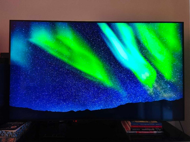 Samsung 55" QLED 4K TV QN55Q8FAAFXZC - Like New - photo 2