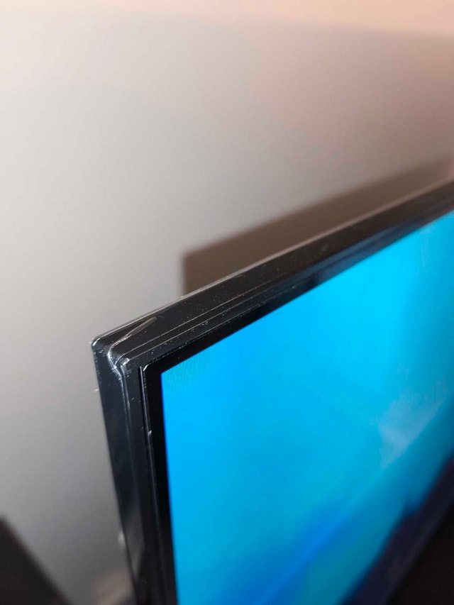 Samsung 55" QLED 4K TV QN55Q8FAAFXZC - Like New - photo 4