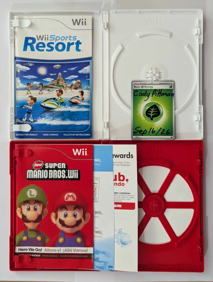 Wii Sports Resort & Super Mario Bros Wii Cases & Manuals Only - photo 2