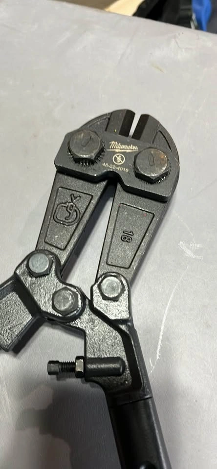 Milwaukee 18inch bolt cutter - photo 2