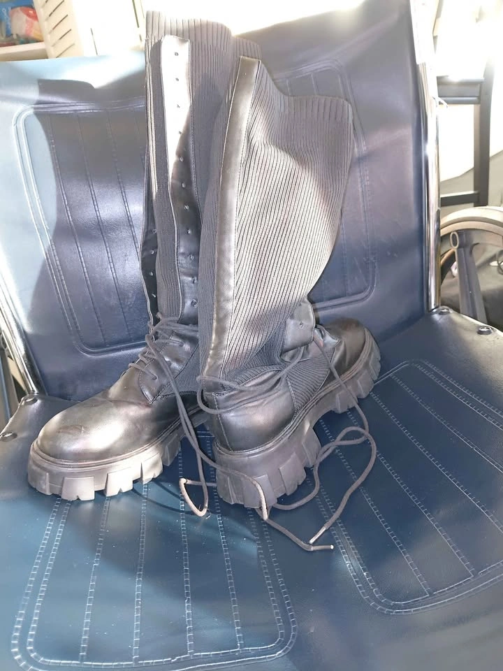 Knee-high vegan size 10 women's lace-up boots - photo 2