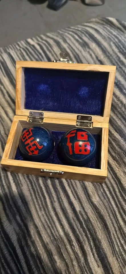Baoding Balls with Wooden Box thumbnail