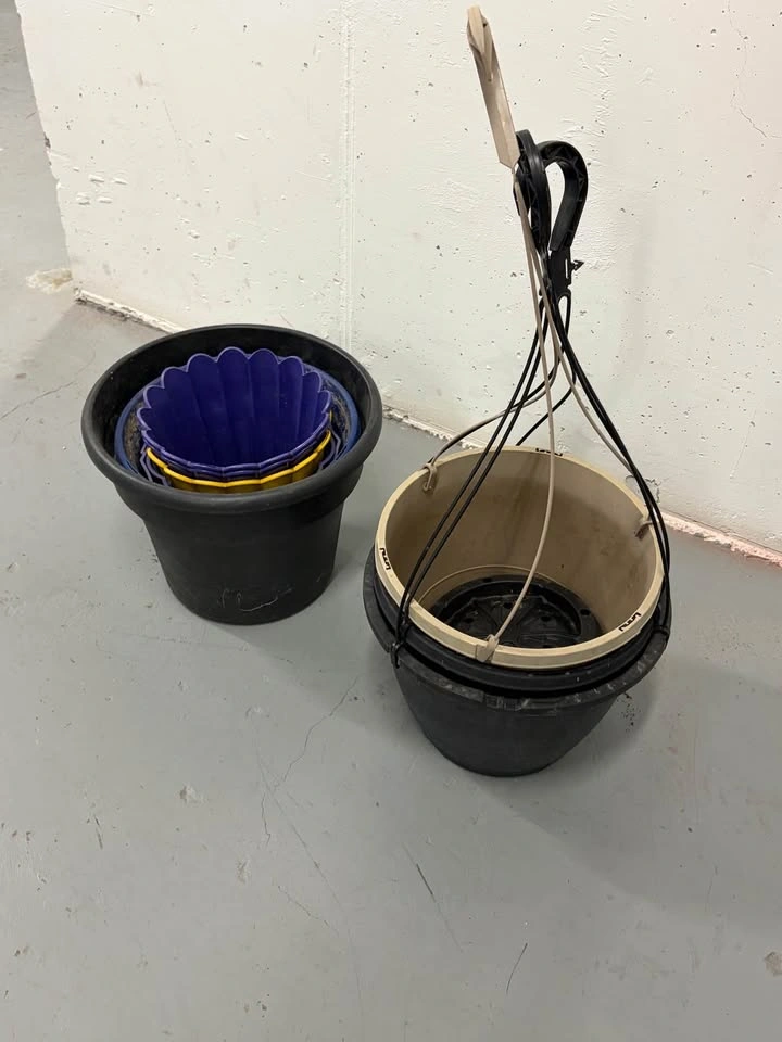 Assorted Plastic Plant Pots