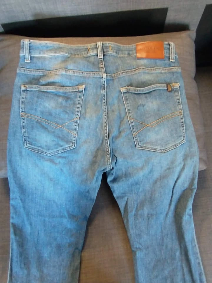 2 pairs of jeans 34x32, good condition. - photo 4