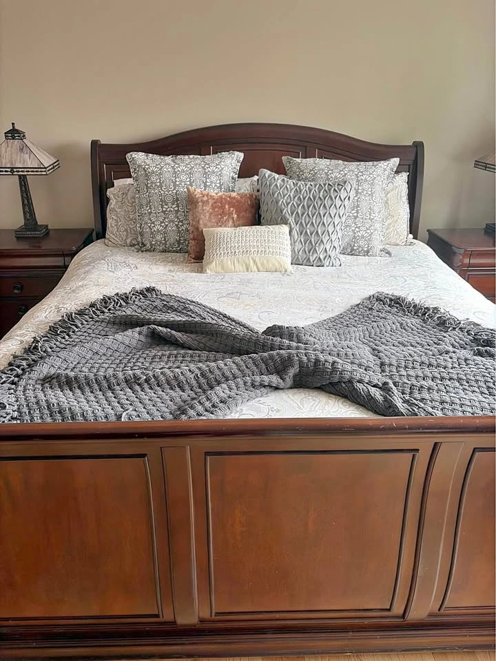 5-Piece Dark Wood Sleigh Bedroom Set