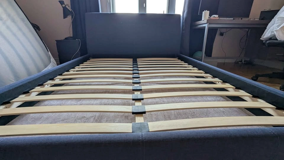 Queen Bed Frame (Structube) - photo 3