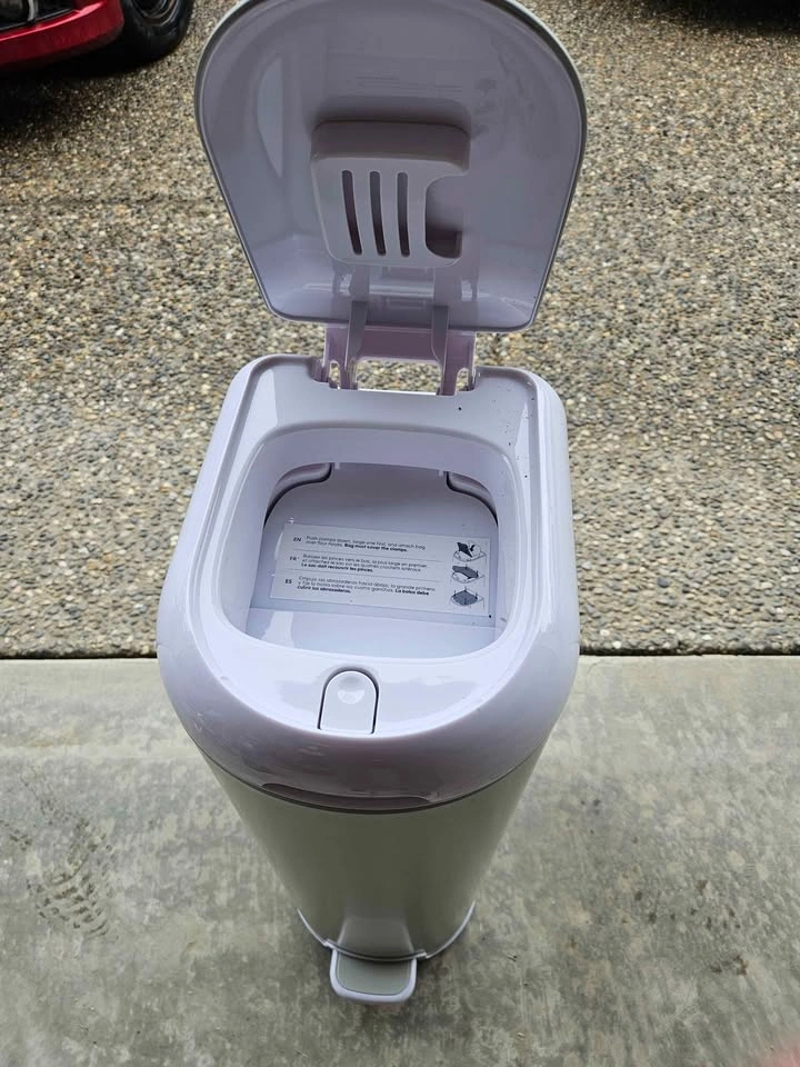 Diaper Genie - photo 2