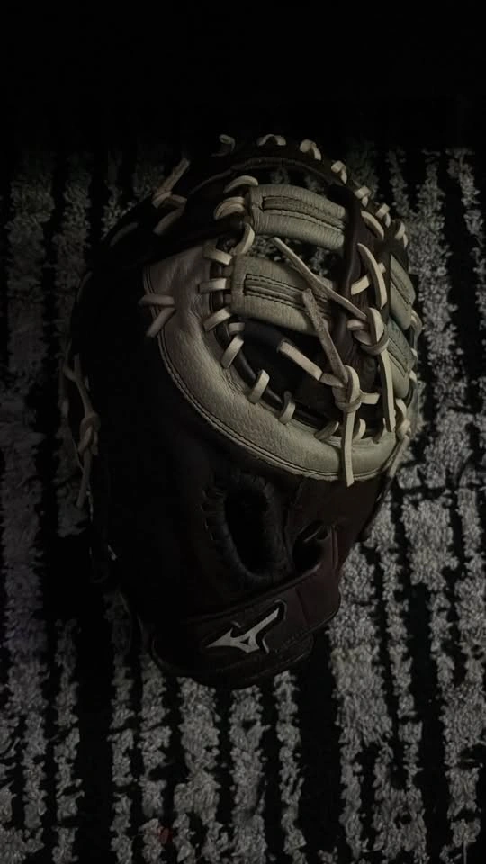 Mizuno first base mitt - photo 3