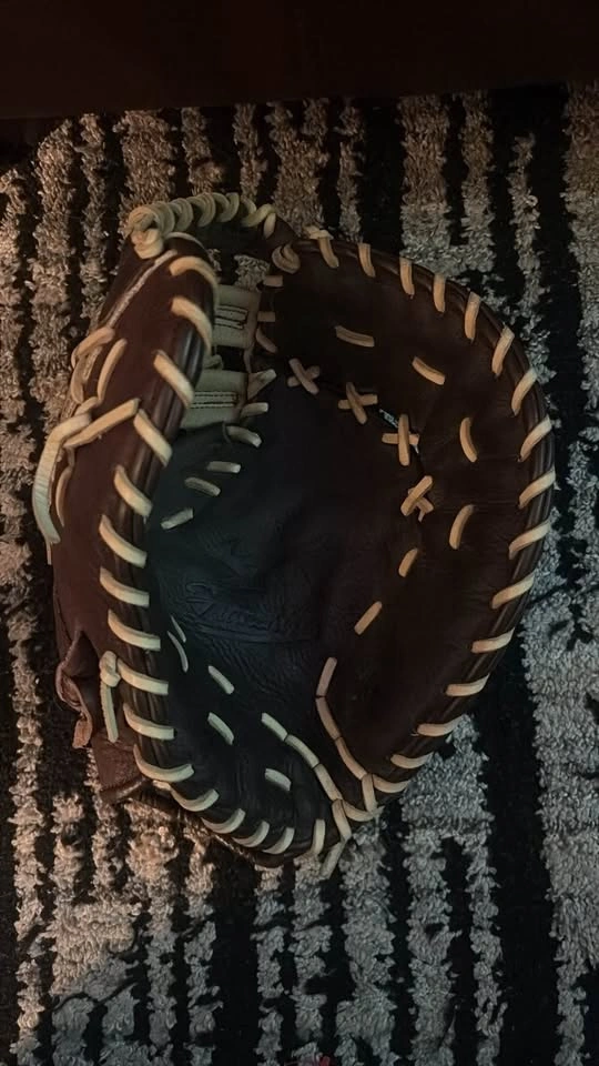 Mizuno first base mitt - photo 4