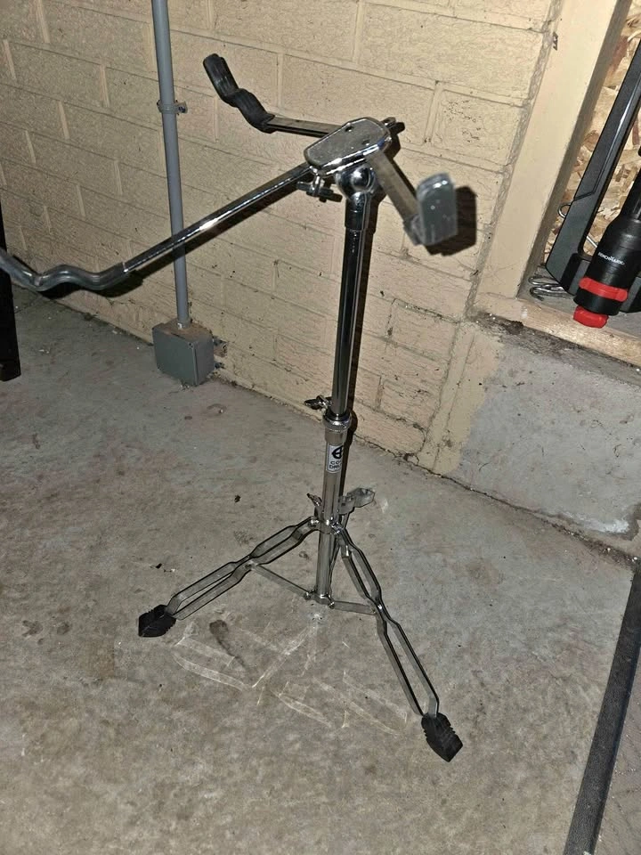 CODA snare drum stand