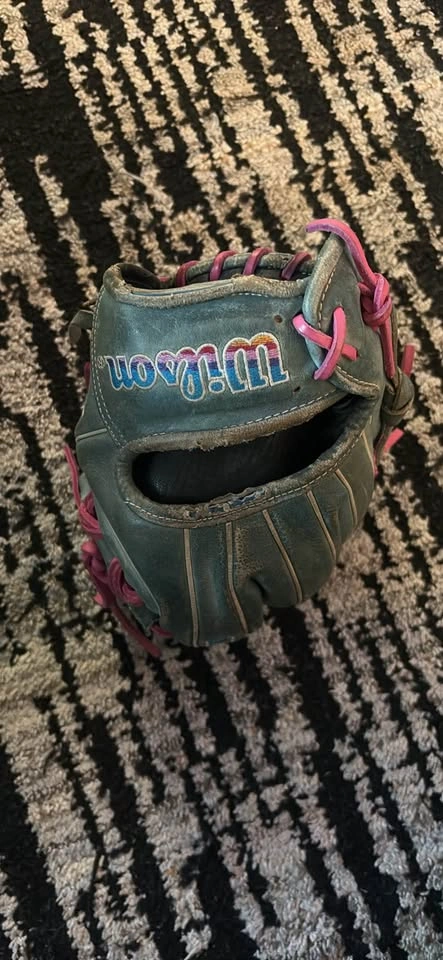 Wilson A2000 autism awareness glove - photo 4