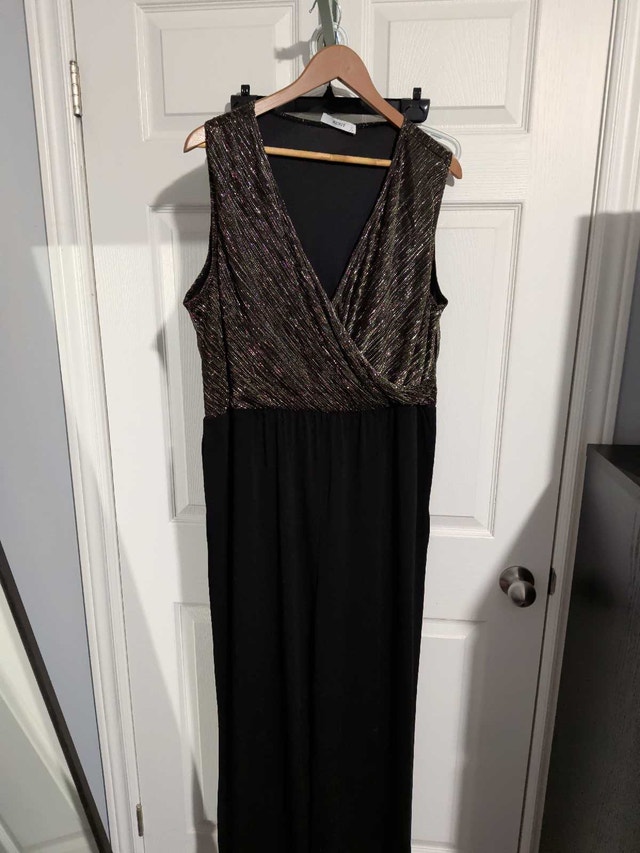 Black and gold jumpsuit with pockets