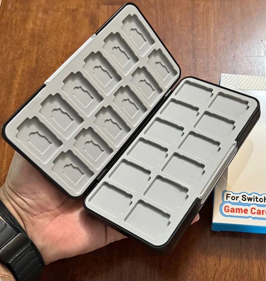 Nintendo switch game card case *NEW*