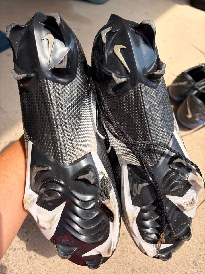 Football Cleats - photo 2