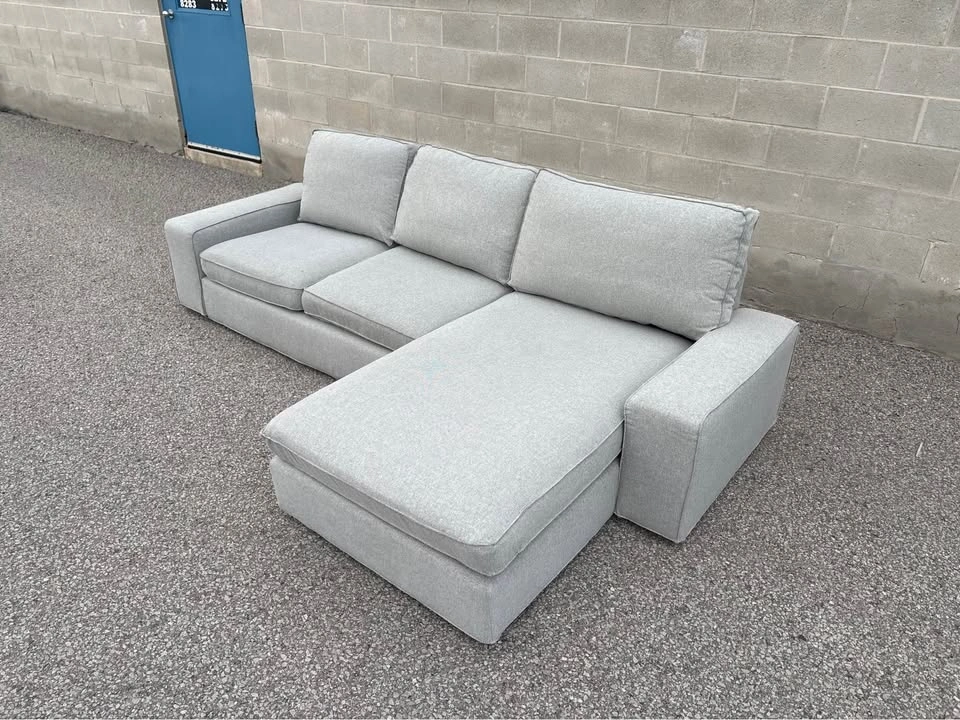 Grey Modern Sectional Couch with Chaise - Delivery Available - photo 2