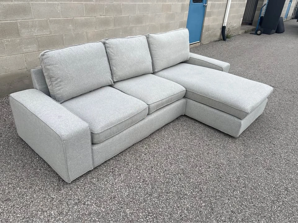 Grey Modern Sectional Couch with Chaise - Delivery Available - photo 3