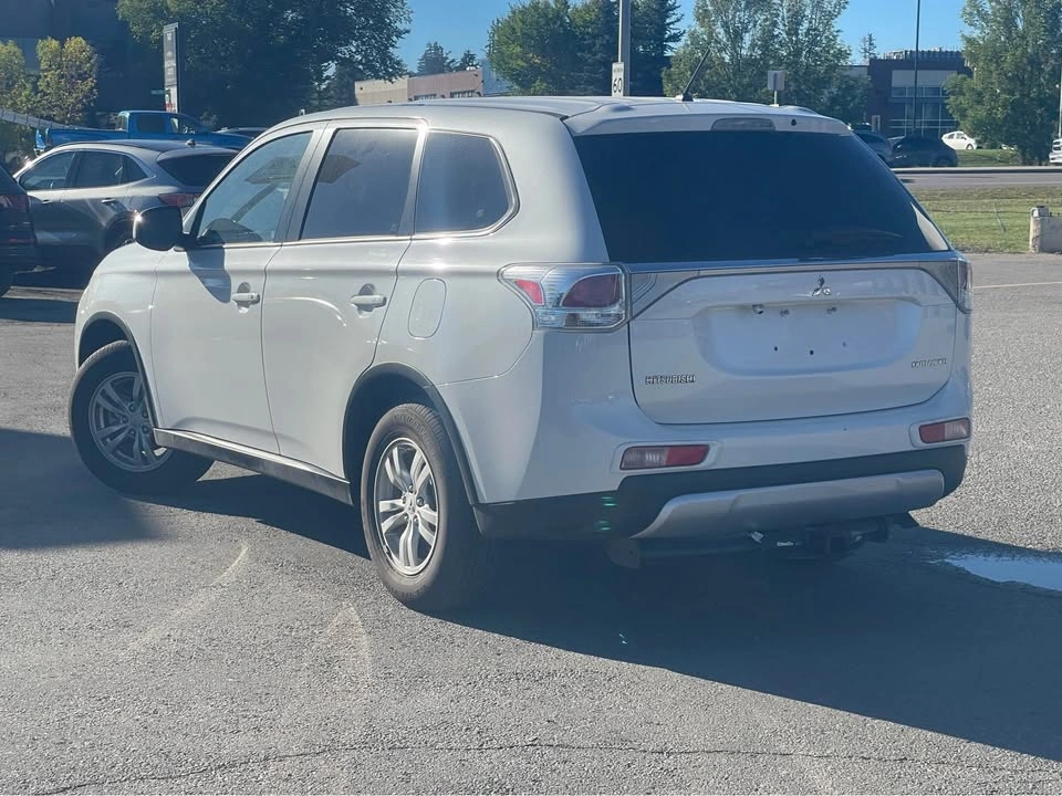 2015 Mitsubishi Outlander Sport - photo 2