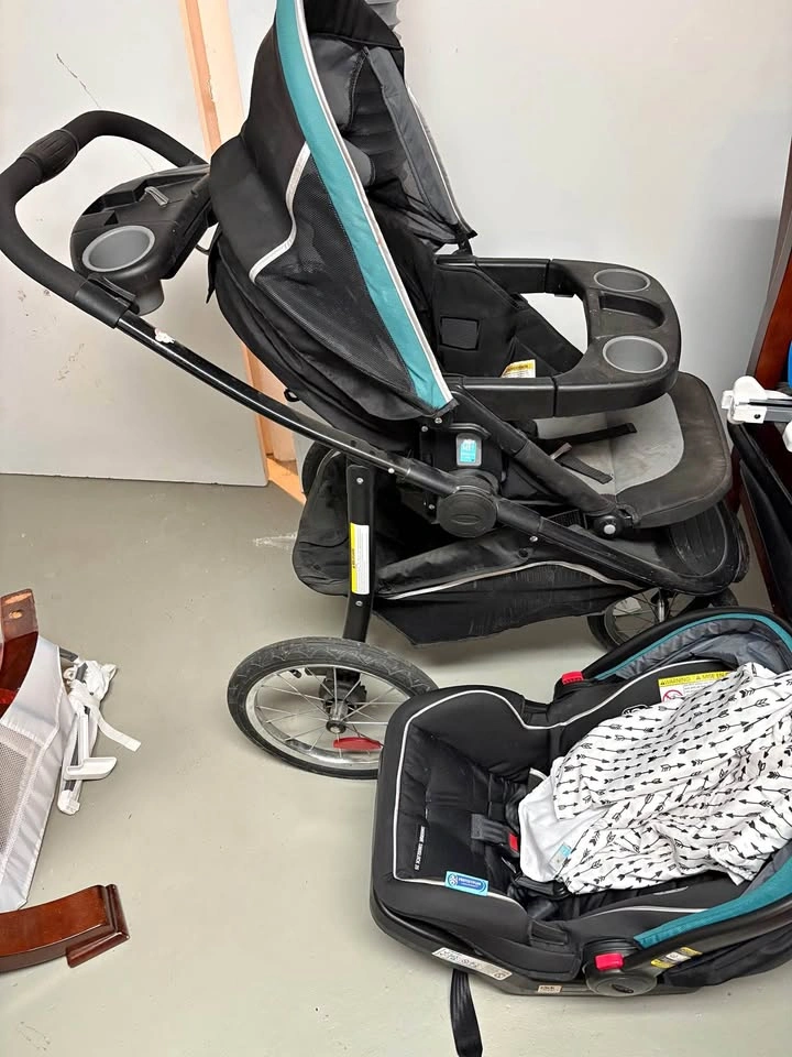 Graco FastAction Fold Jogger Travel System