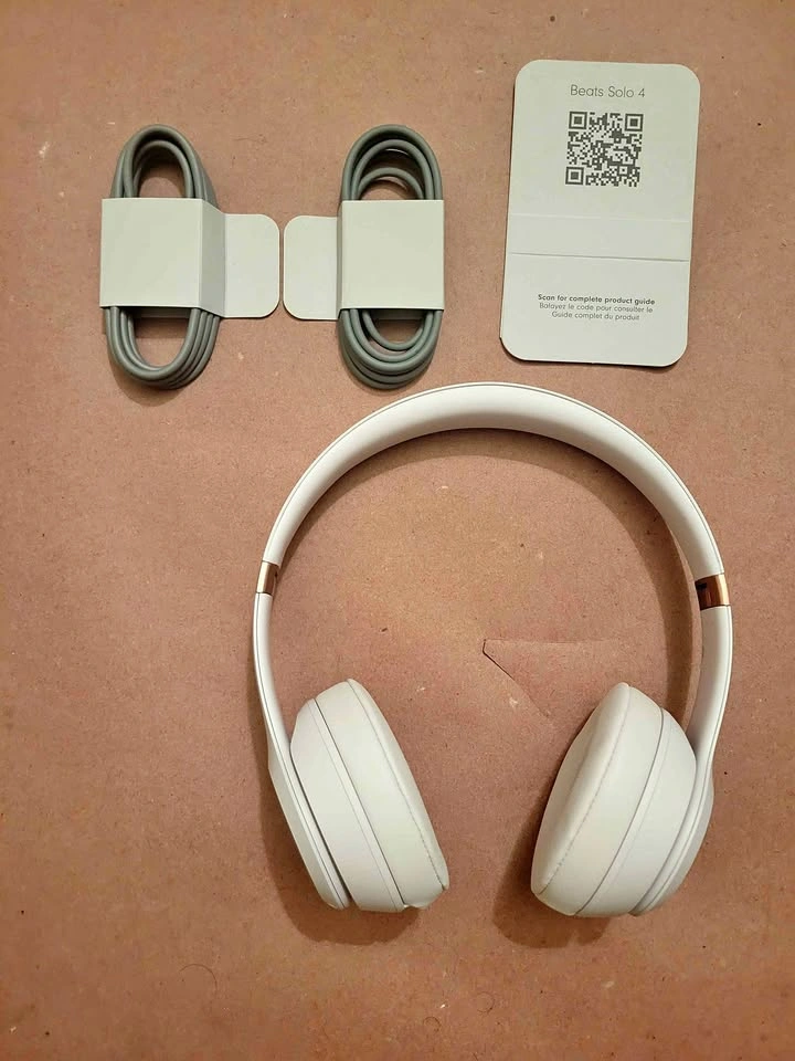 Beats Solo 4 - Cloud Pink