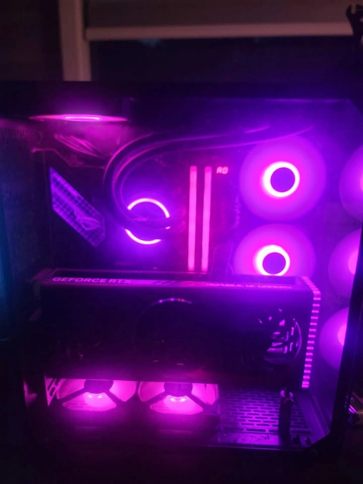 High-End Gaming PC – RTX 4070 Ti SUPER / i7-13700K / 32GB DDR5