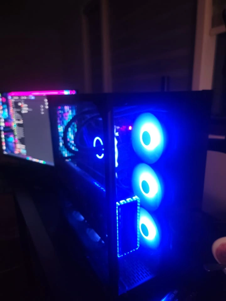 High-End Gaming PC – RTX 4070 Ti SUPER / i7-13700K / 32GB DDR5 - photo 2