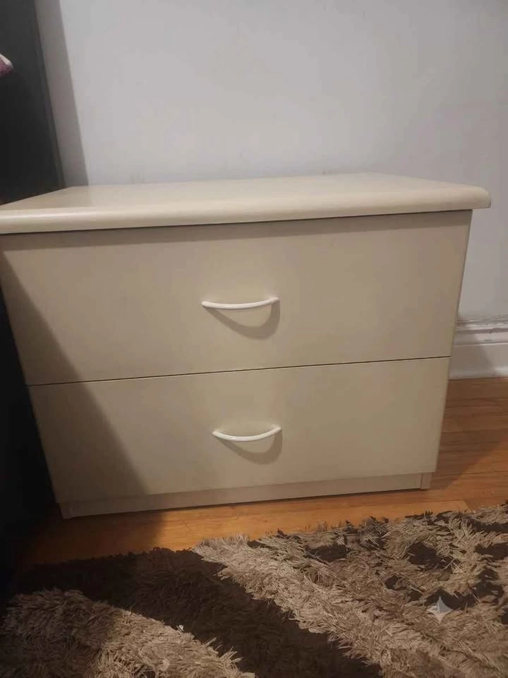 Off-White 3-Piece Bedroom Set - photo 3
