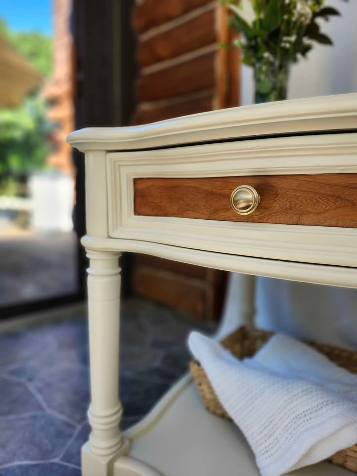 Pair of Refinished Hooker Furniture End Tables – Cream & Natural - photo 2