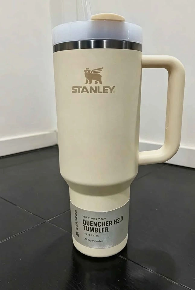 Stanley Quencher H2.0 Tumbler with Handle & Straw 40 oz Cream