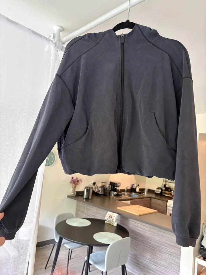 Lululemon Jacket Size 8 Softstreme - photo 2