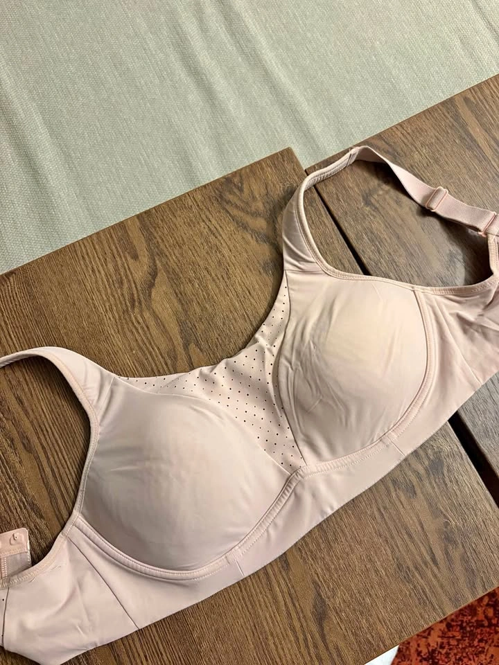 Lululemon sport bra 36D