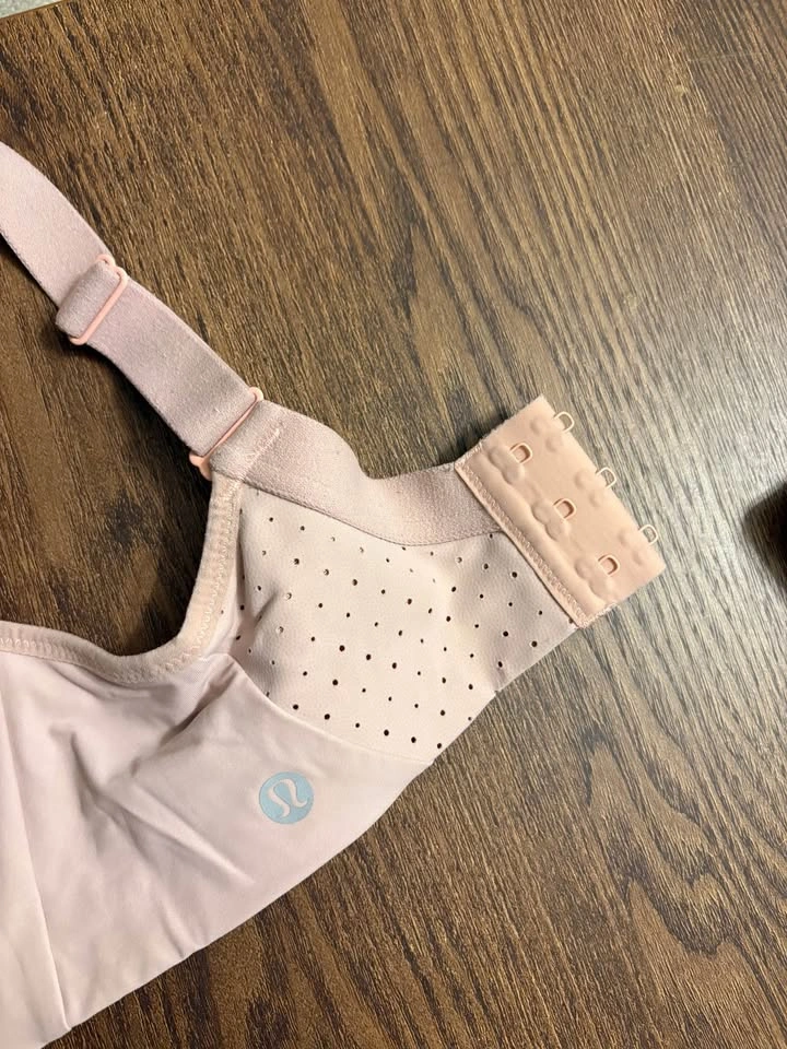 Lululemon sport bra 36D - photo 2