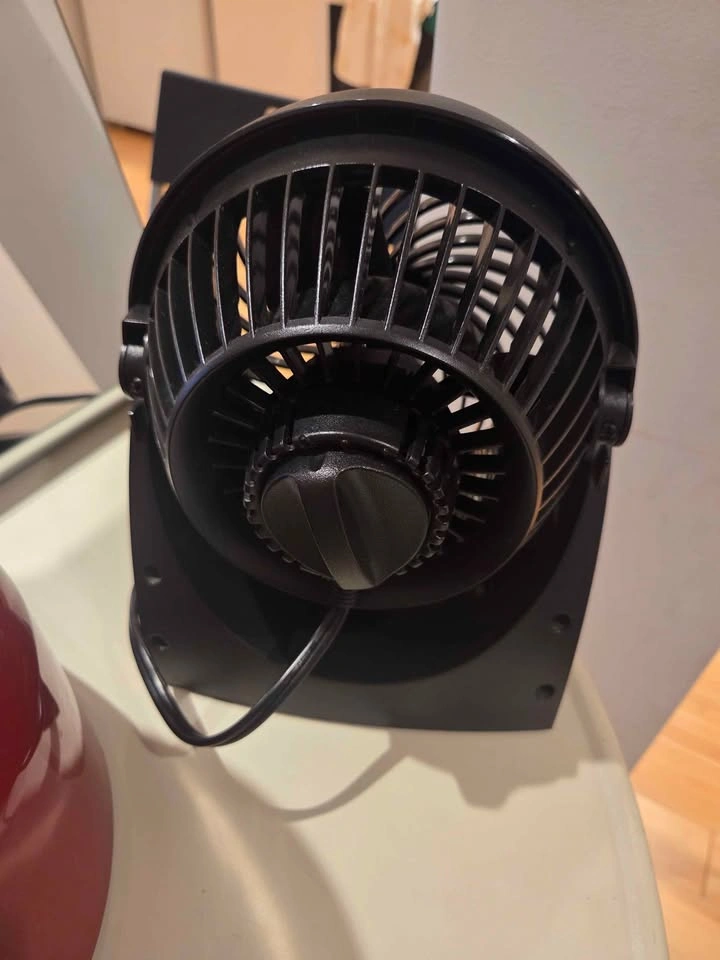 Vornado Air Circulator Fan - photo 3