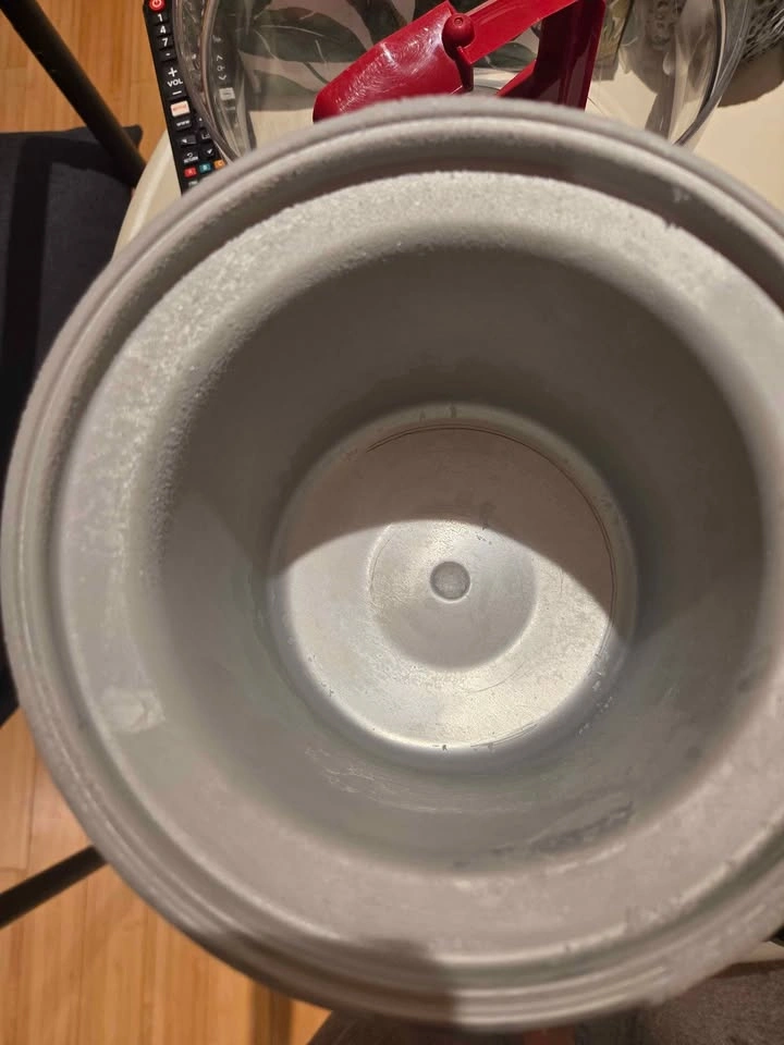 Cuisinart ice Cream Maker - photo 3