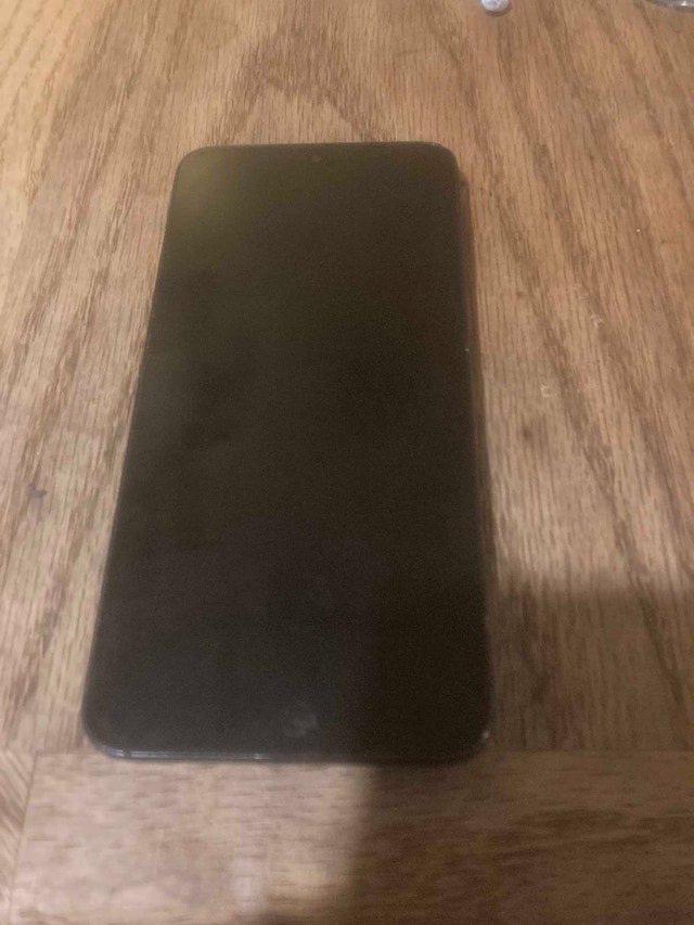 Looking to trade my Samsung Galaxy S23 - photo 4