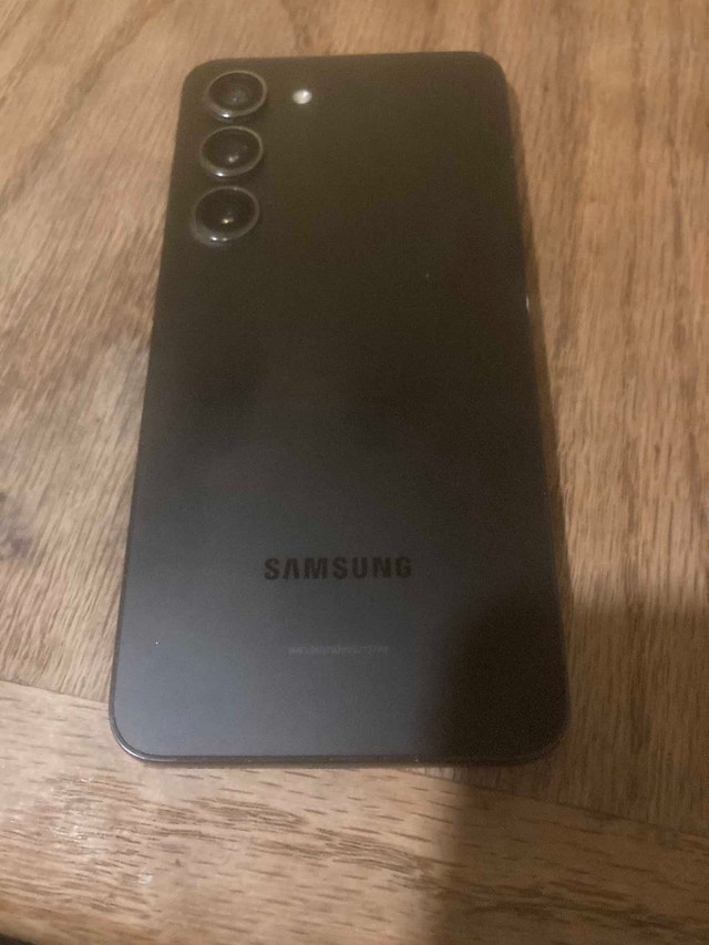 Looking to trade my Samsung Galaxy S23 - photo 5