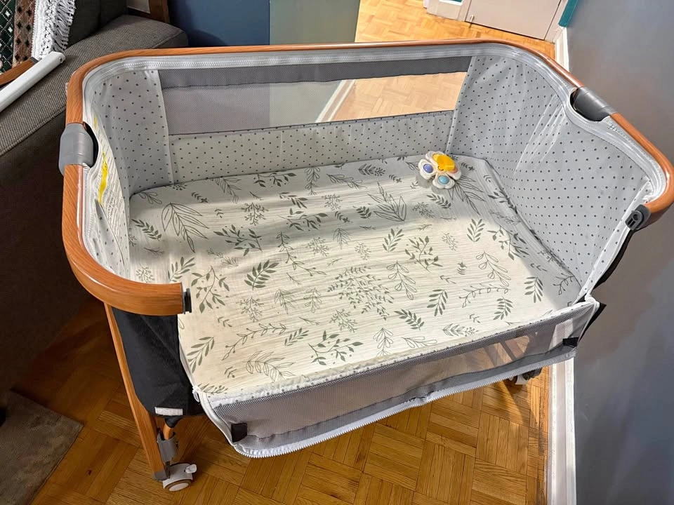 Baby Crib bedside sleeper