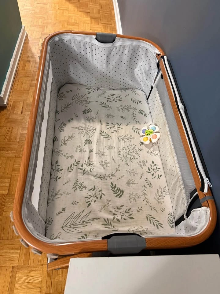 Baby Crib bedside sleeper - photo 2