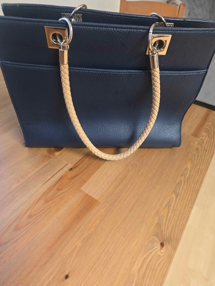 GUESS Colorblock Tote Bag - Excellent Condition - photo 2