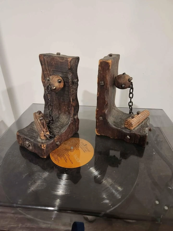 Book Ends - photo 5