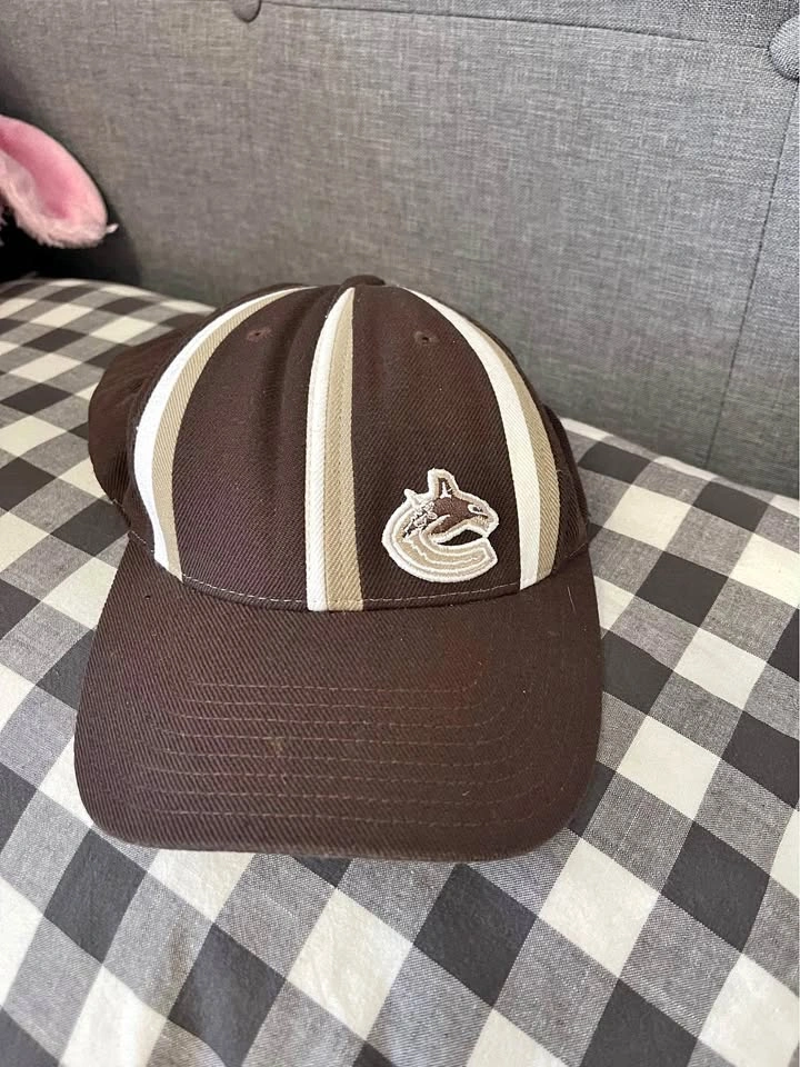 Canucks Hat