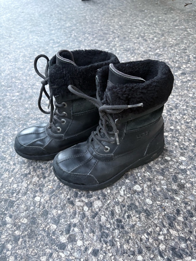 UGG Winter Boots girls size 2