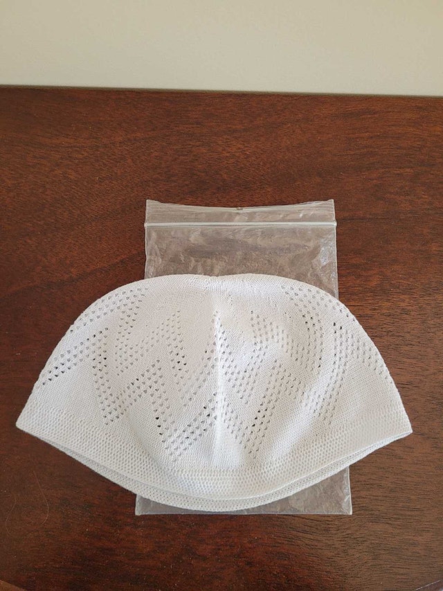 New White Knitted Men's Kufi Prayer Cap with a Diamond Pattern - photo 2