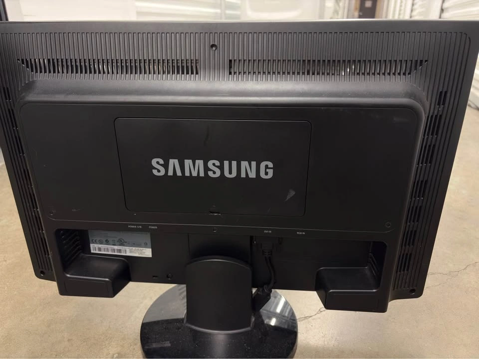 Samsung SyncMaster 2494 Monitor - photo 2