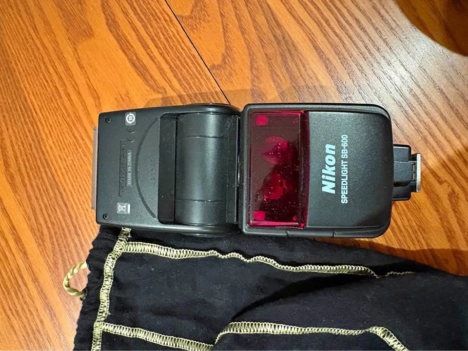 Nikon Speedlight SB-600 Flash