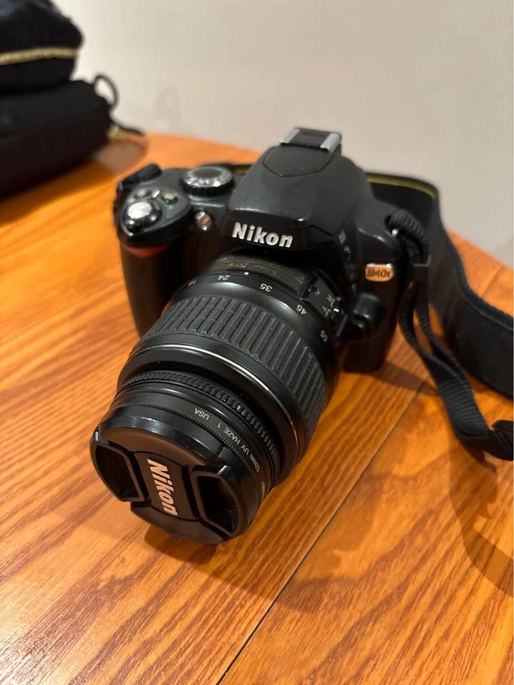 Nikon D40x DSLR Camera with 18-55mm Lens - photo 2