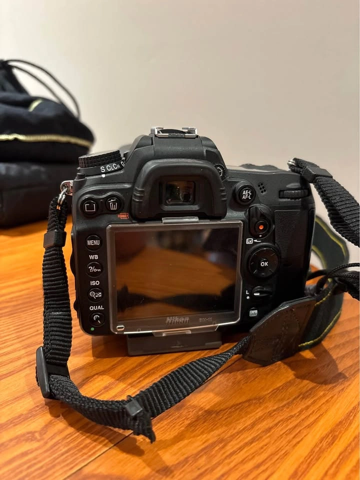 Nikon D7000 DSLR Camera with 18-200mm Lens and Accessories - photo 4
