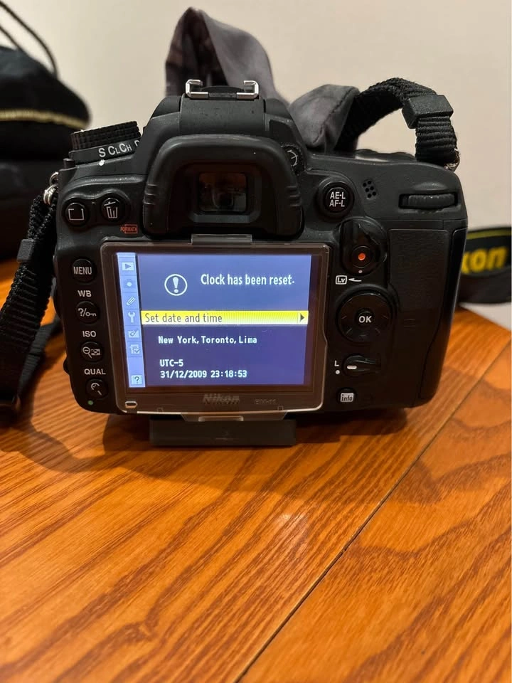 Nikon D7000 DSLR Camera with 18-200mm Lens and Accessories - photo 5