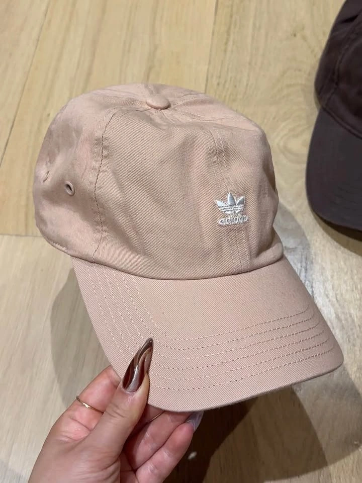 Womens baseball hats (Adidas & A&F) - photo 2